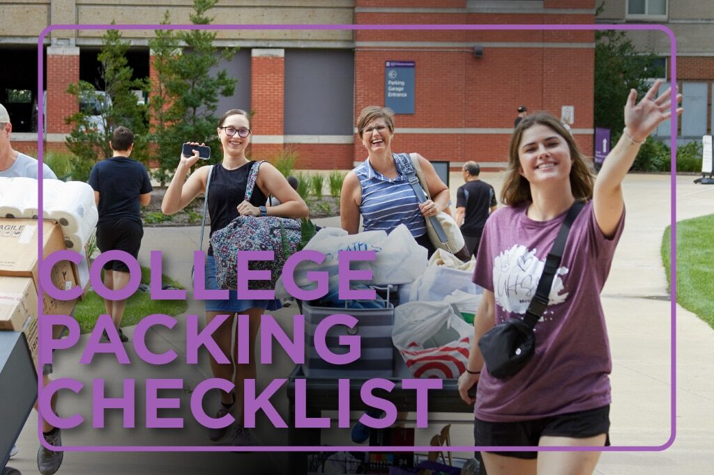 Students and parents wave on the quad during UHSP Move-In Day.