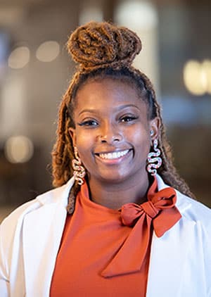 Headshot of alumna Dainielle Fox