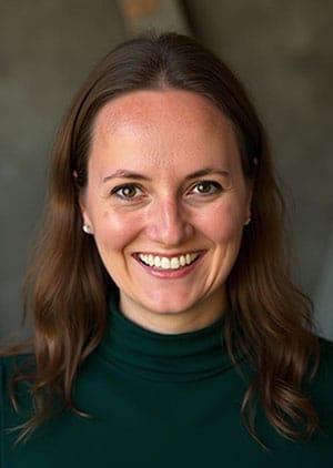Headshot of alumna Heather Powell